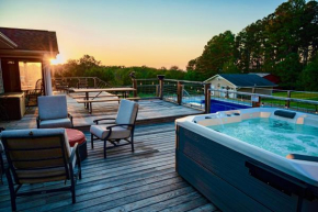Fire Pit * Pool * Hot Tub * Fishing Pond w/ Jon Boat